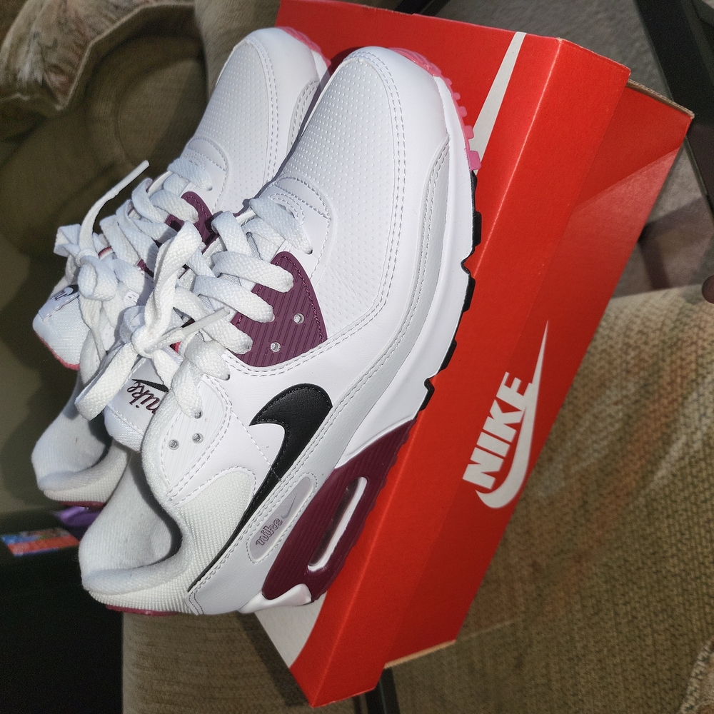 Nike Air Max 90, Size 9, Dark Beetroot (Like New)